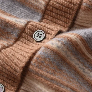 Kvindernes Ren Uld Cashmere Sweater Strikket O-Neck Cardigan Efteråret og Vinteren Ny Stil Stribet Farve-blokerende Slim-fit